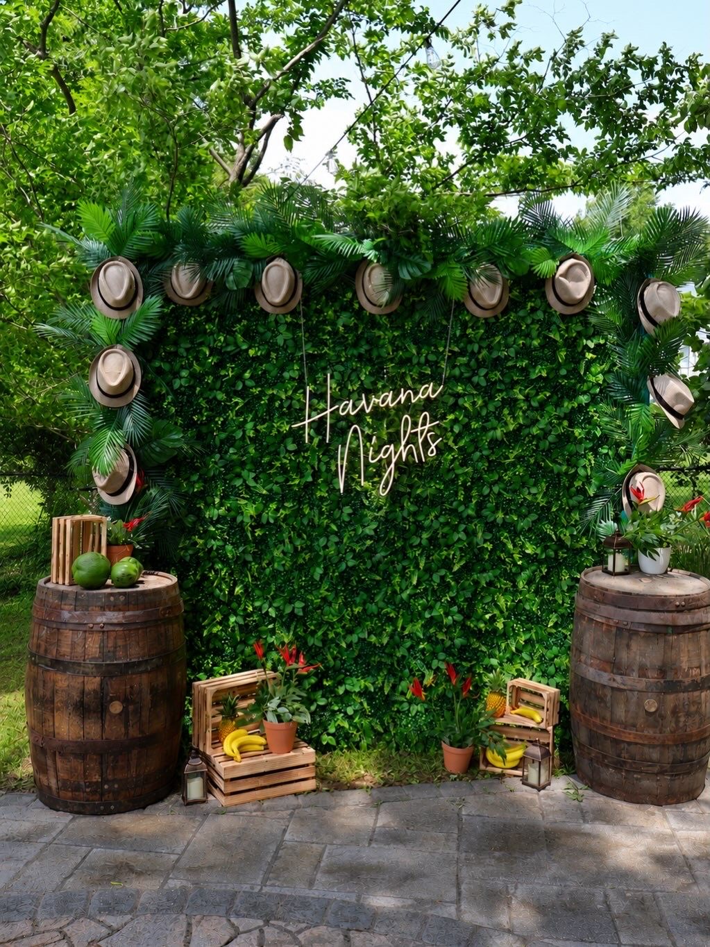 Havana Nights — Themed styling · Boxwood wall by Arches & Aesthetics by Lisa
